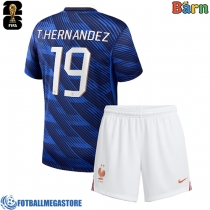 Fotballdrakt Barn Frankrike Theo Hernandez #19 Hjemmedraktsett VM 2026 Kortermet (+ Korte bukser)